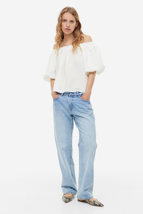 Blusa off-the-shoulder con mangas globo
