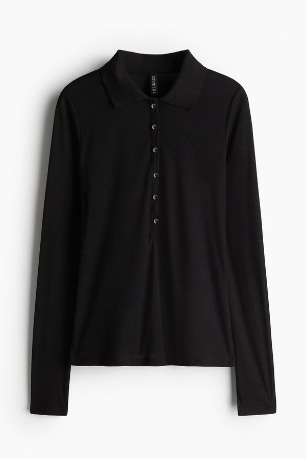 Camiseta estilo polo entallada