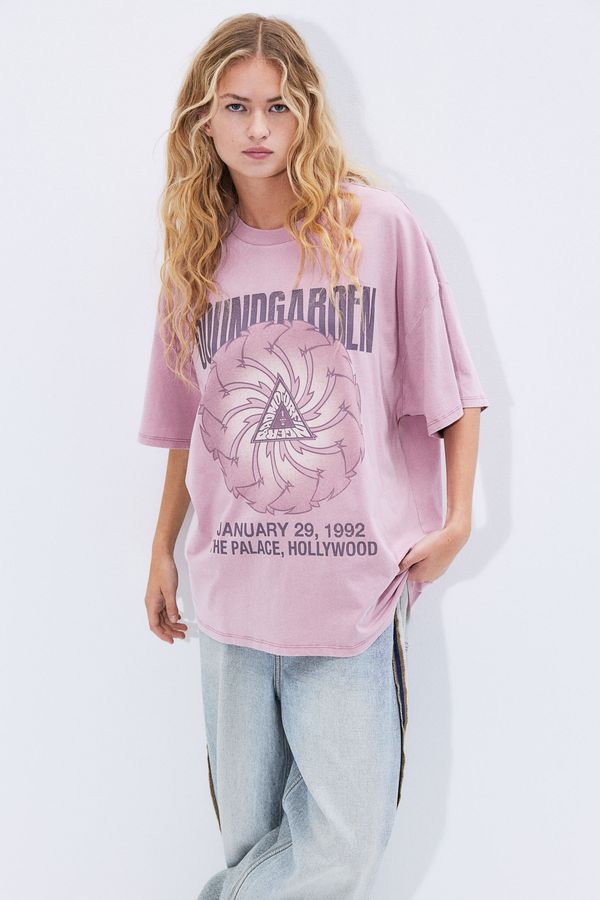 Camiseta oversize con motivo estampado