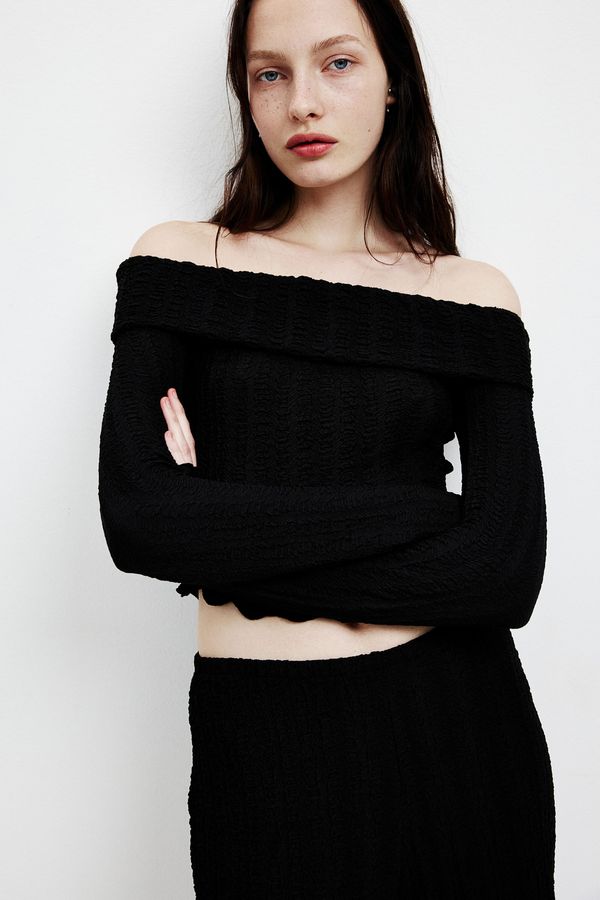 Top off-the-shoulder con textura