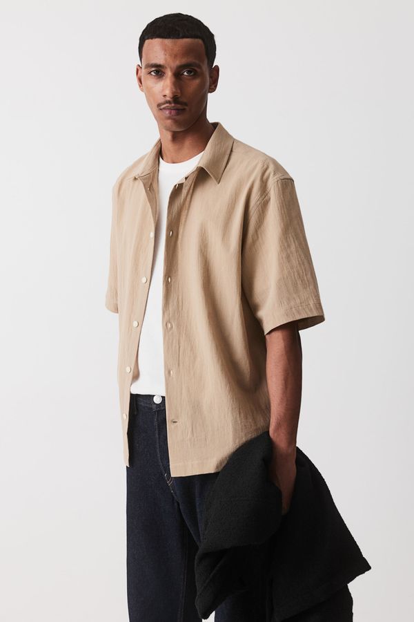 Camisa Regular Fit efecto arrugado de manga corta