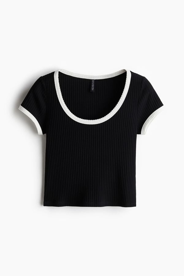 Camiseta en punto acanalado con ribetes de picot