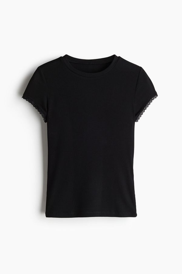 Camiseta acanalada con ribetes de encaje