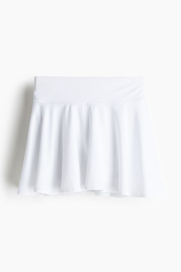 Falda de tenis de corte campana con DryMove™