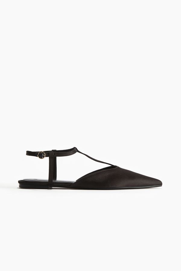 Sandalias de satín con punta fina