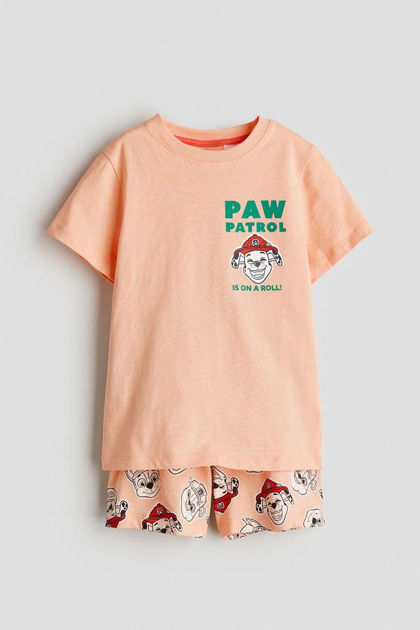 Pijama con estampado