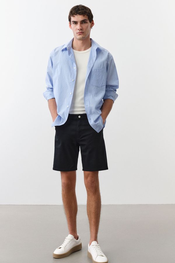 Shorts en sarga Regular Fit