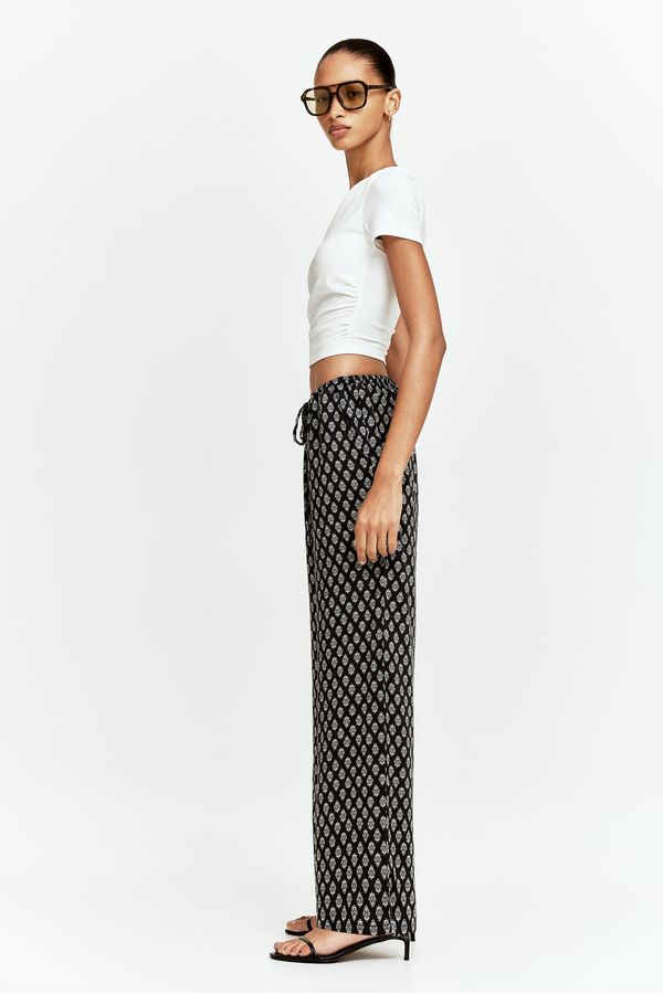 Pantalón recto con cordón de ajuste