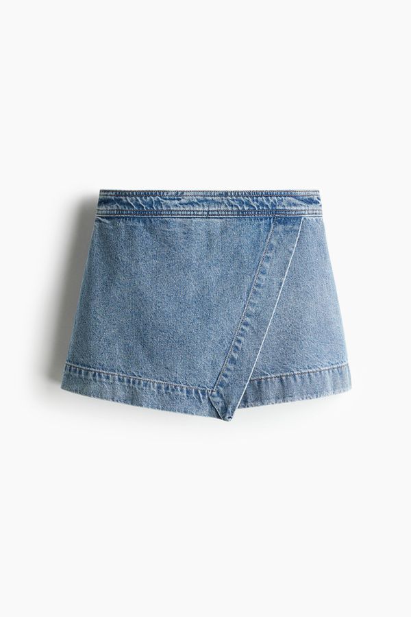 Falda short en denim cruzada