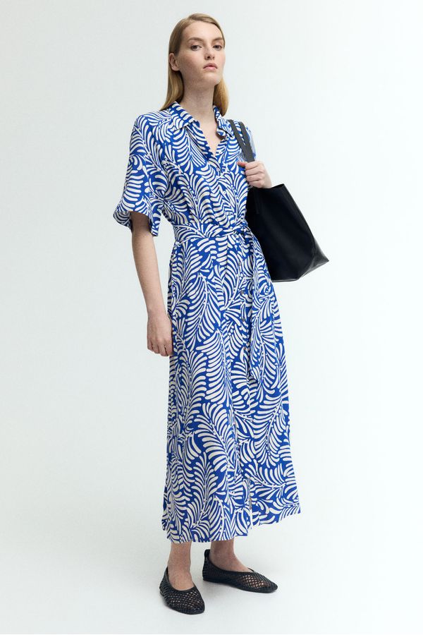 Vestido camisero con cinturón de anudar