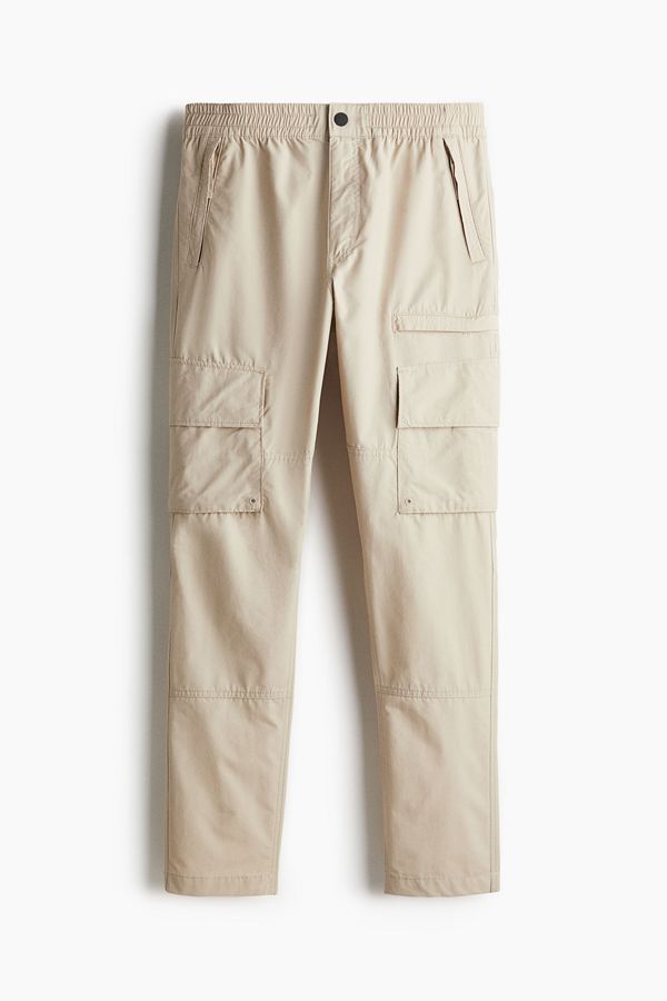 Pantalón cargo en sarga Regular Fit