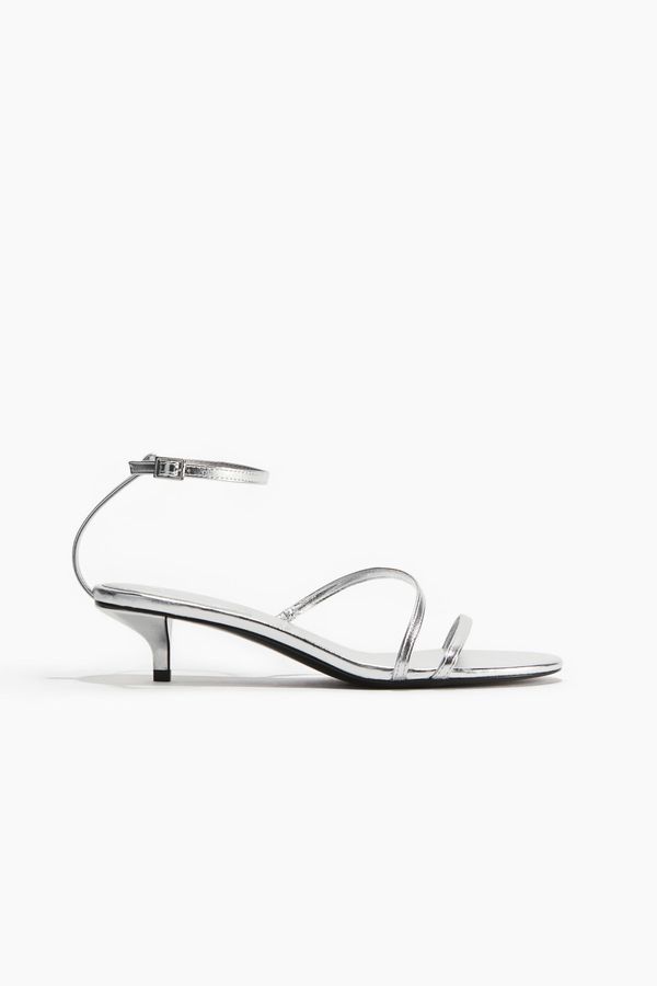 Sandalias de tacón con tiras