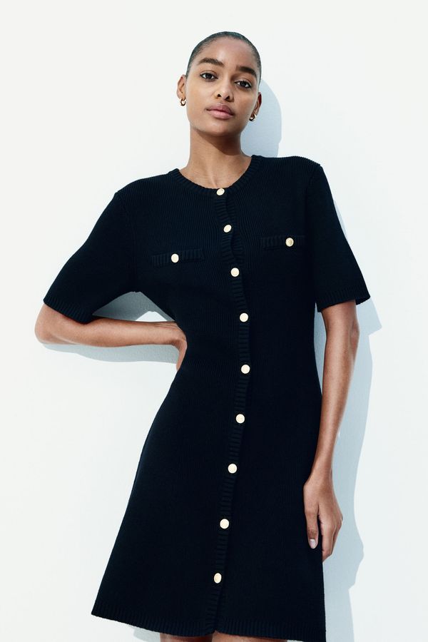 Vestido en tejido acanalado con botones delante