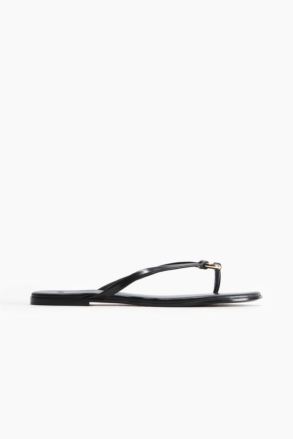 Chanclas con anilla decorativa