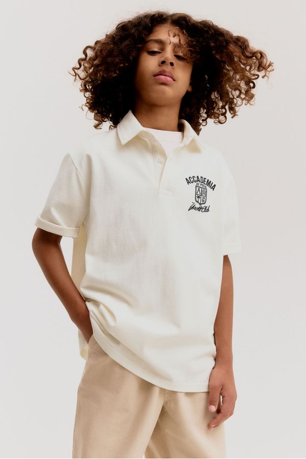 Camiseta estilo polo con motivo de texto