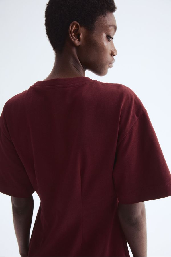 Vestido camiseta entallado