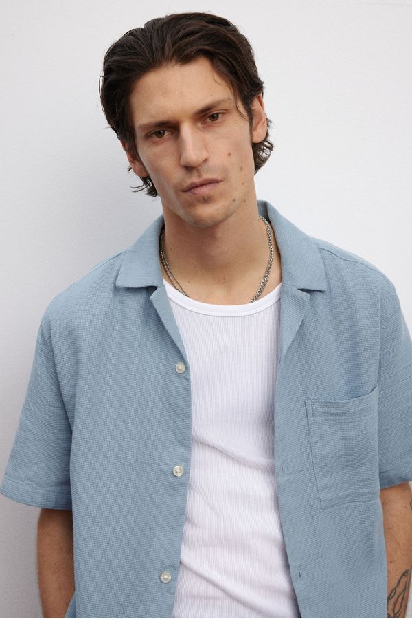 Camisa resort Regular Fit con textura
