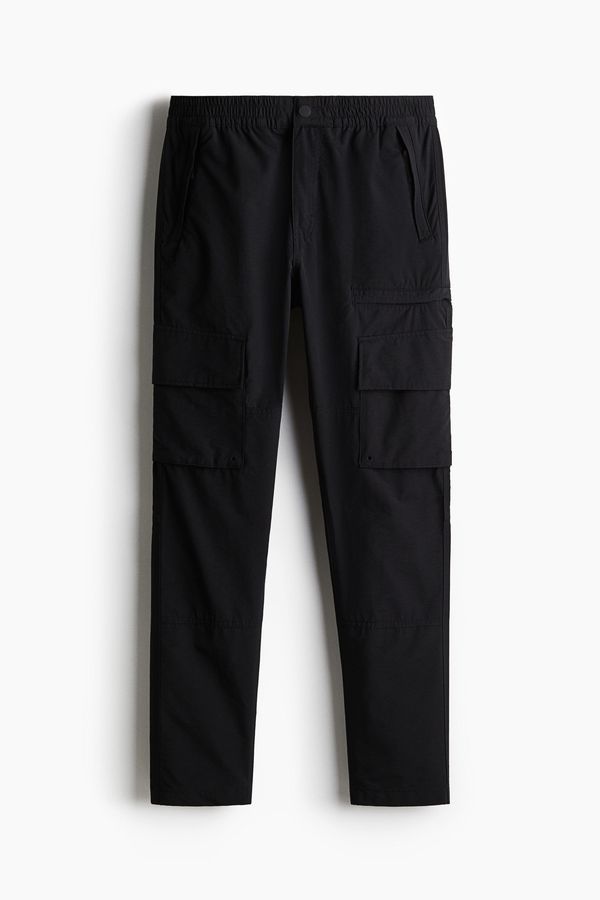 Pantalón cargo en sarga Regular Fit