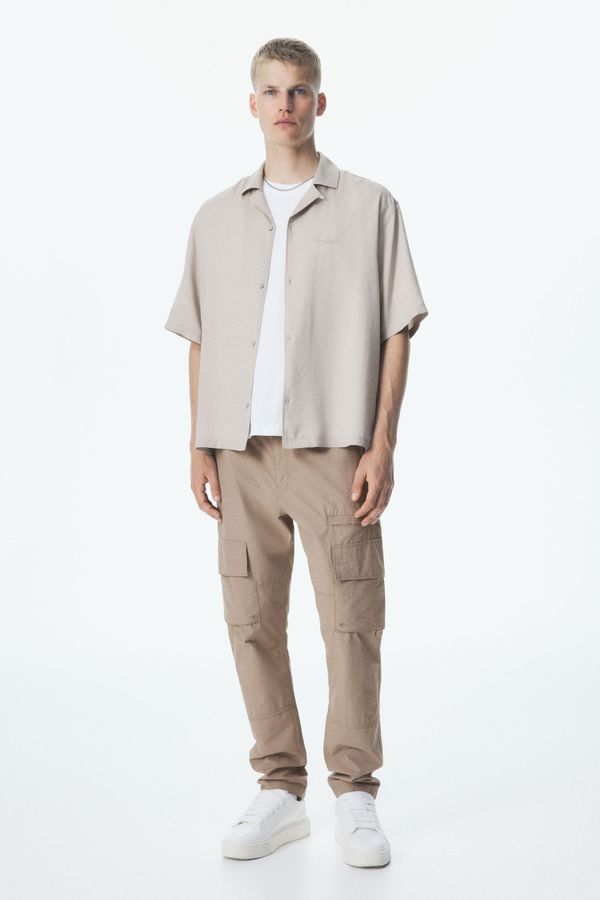 Pantalón cargo en sarga Regular Fit