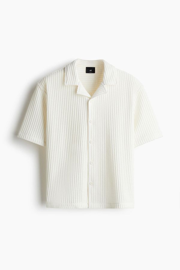 Camisa resort Loose Fit en tejido gofrado