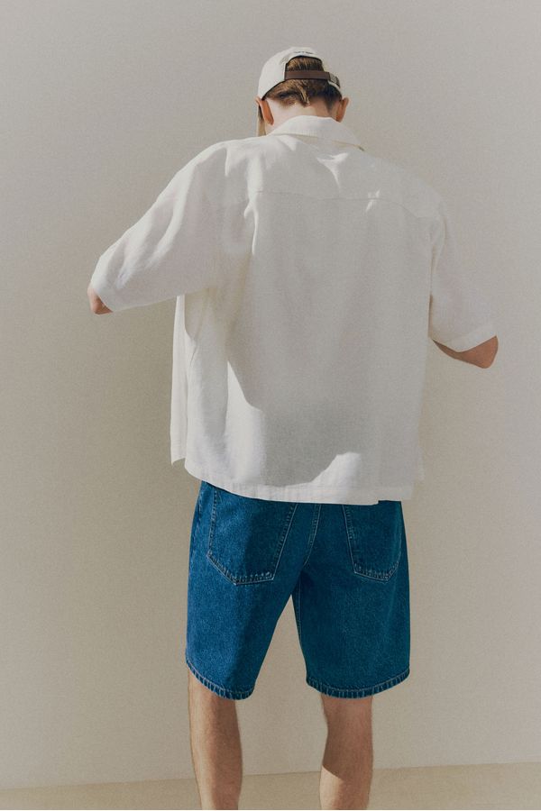 Camisa Loose Fit de mangas cortas con lino