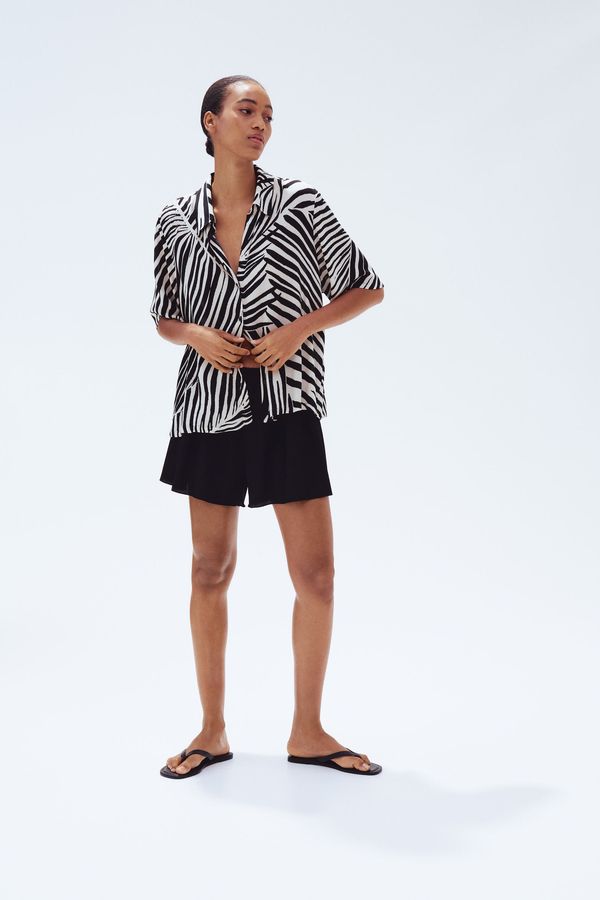 Camisa de viscosa con efecto arrugado