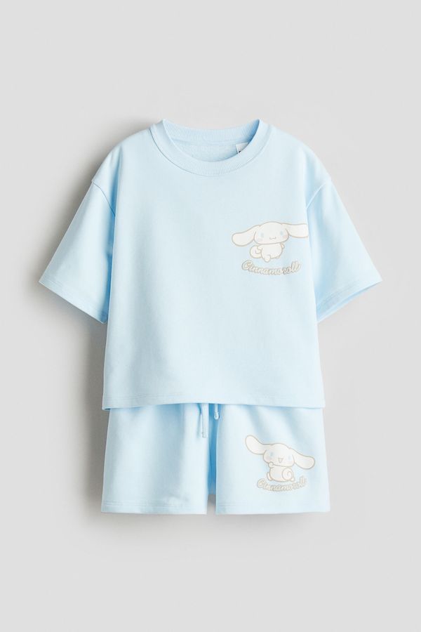 Conjunto de camiseta y shorts estampado
