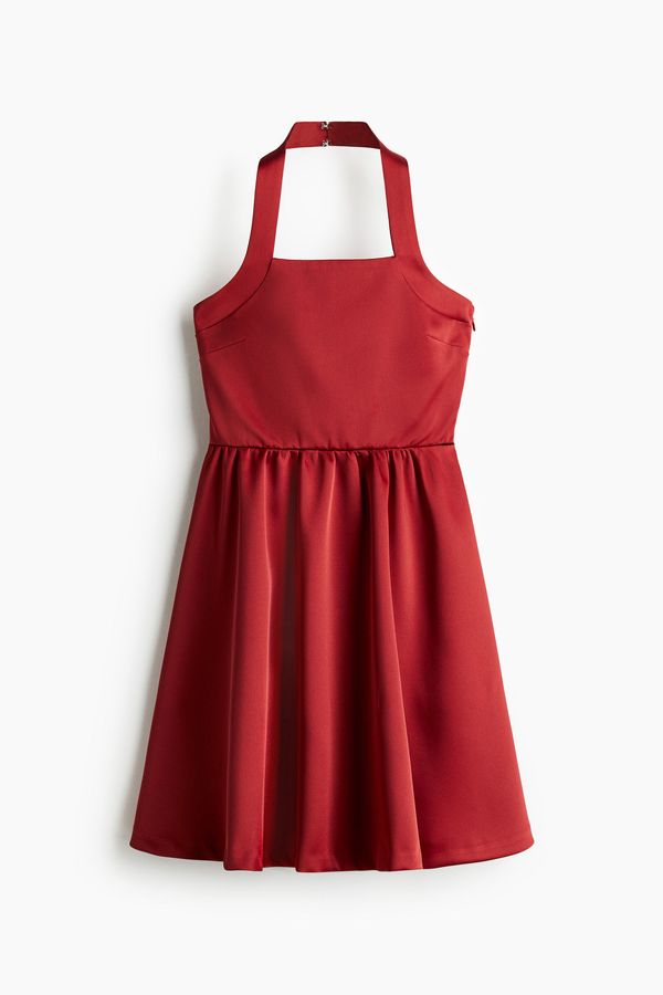 Vestido halter con falda campana