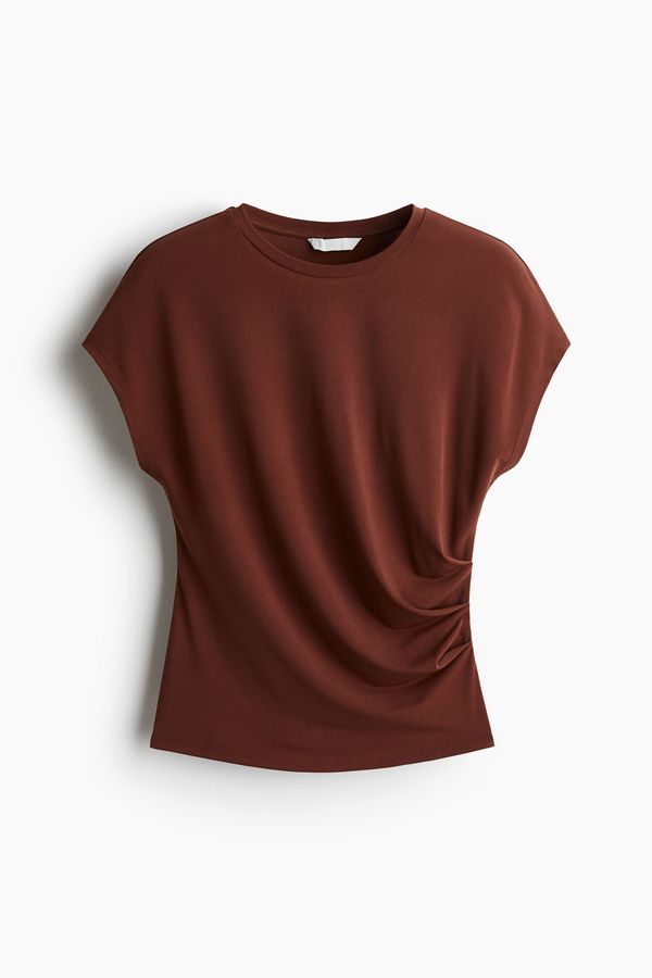 Blusa con manga japonesa
