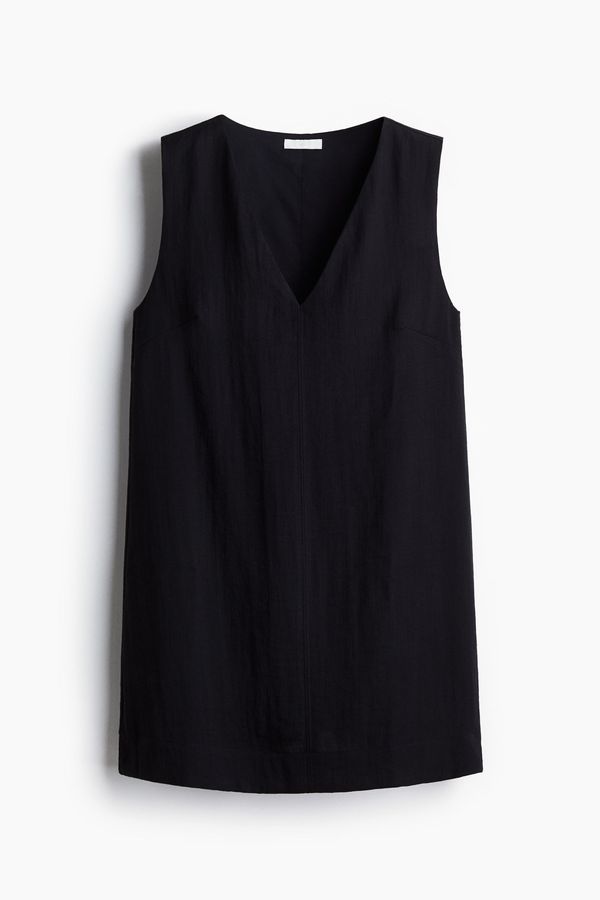 Vestido recto con escote en V