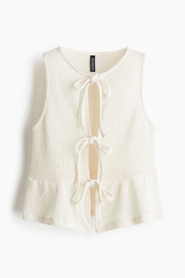 Top de anudar con peplum