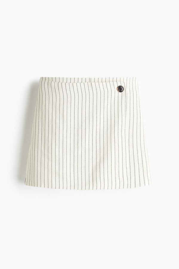 Falda short cruzada