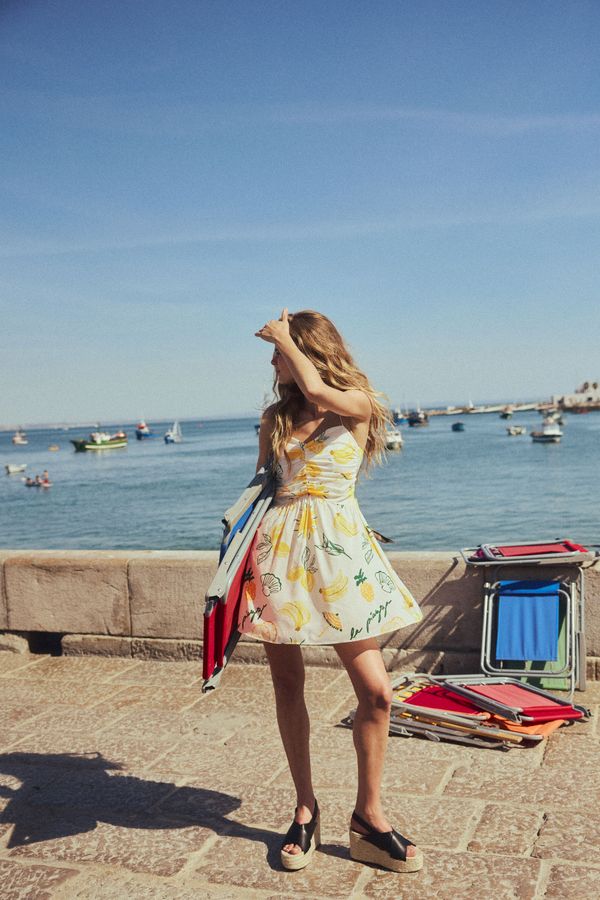 Vestido de tiras con diseño estampado