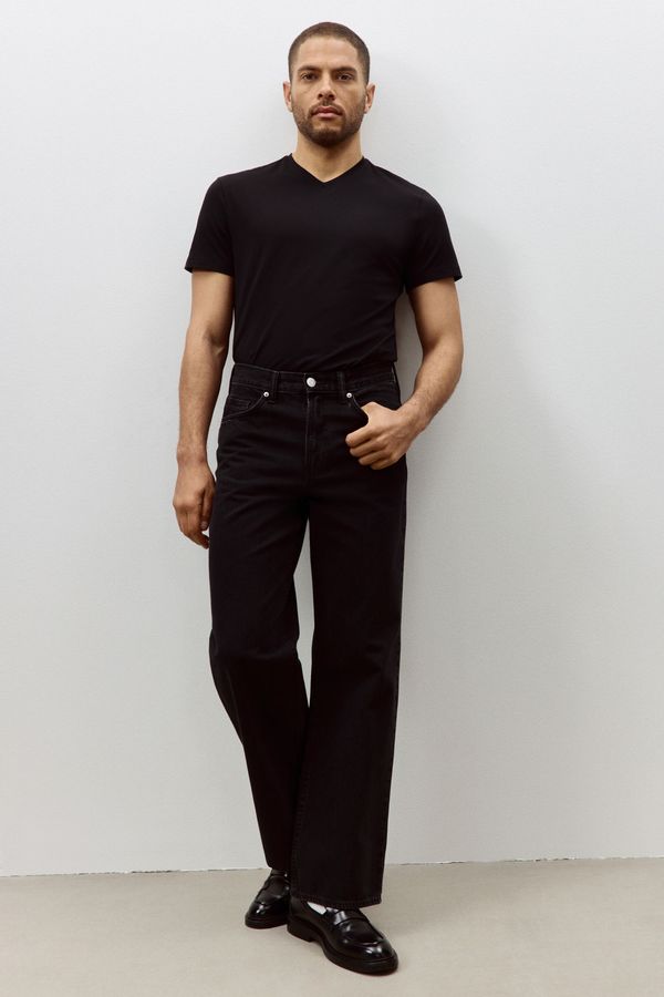 Camiseta Slim Fit con cuello en V