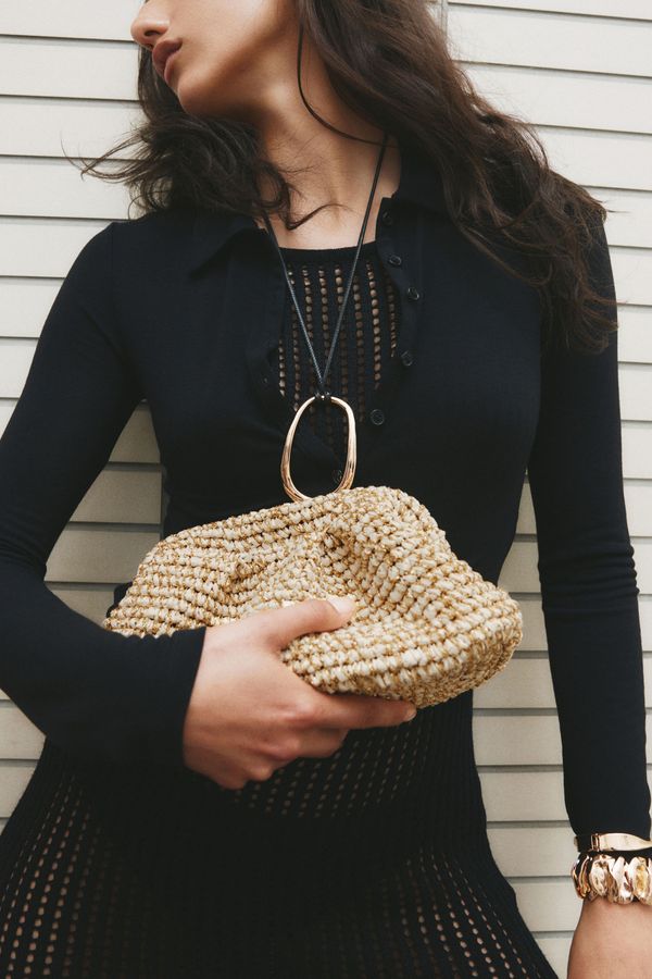 Bolso de mano en paja