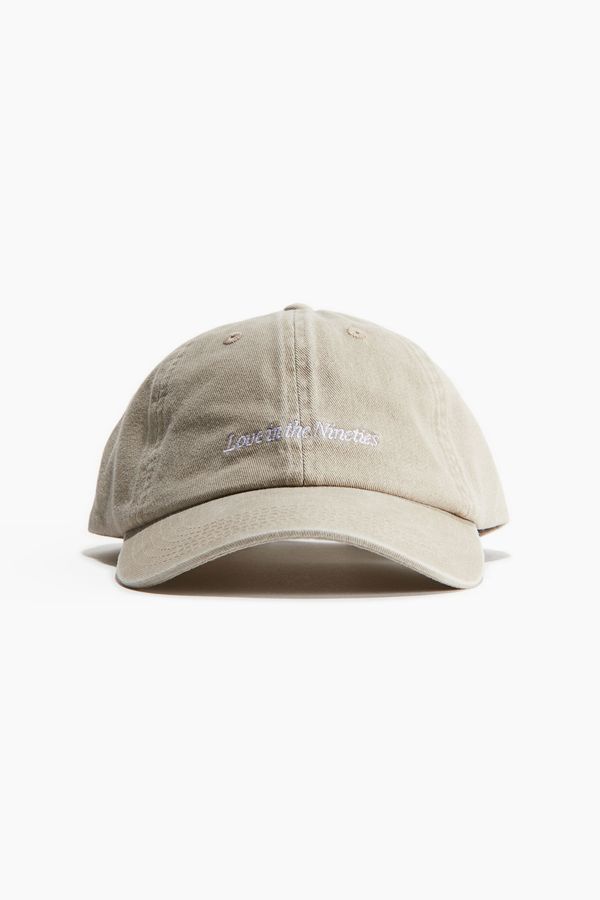 Gorra en algodón con motivo bordado