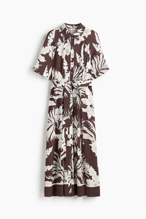 Vestido camisero con cinturón de anudar
