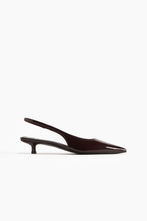 Zapatos destalonados con tacón kitten y punta fina