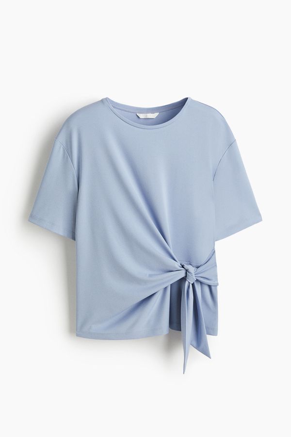 Camiseta con lazada