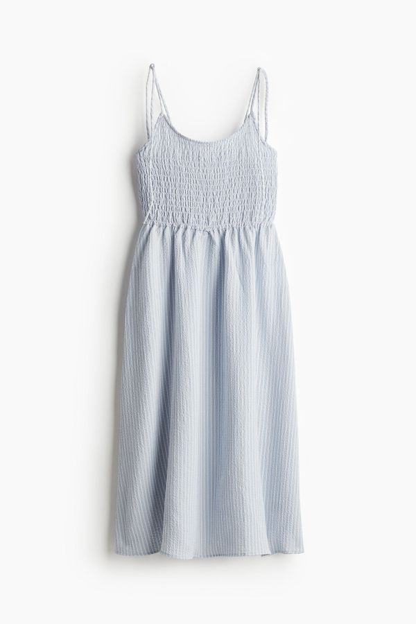 Vestido enresortado con tiras de anudar