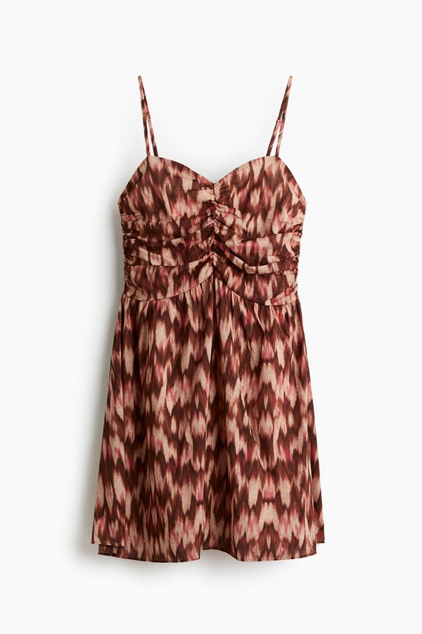 Vestido de tiras con diseño estampado