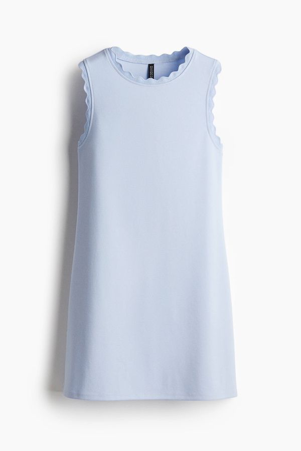 Vestido de punto con ribetes festoneados