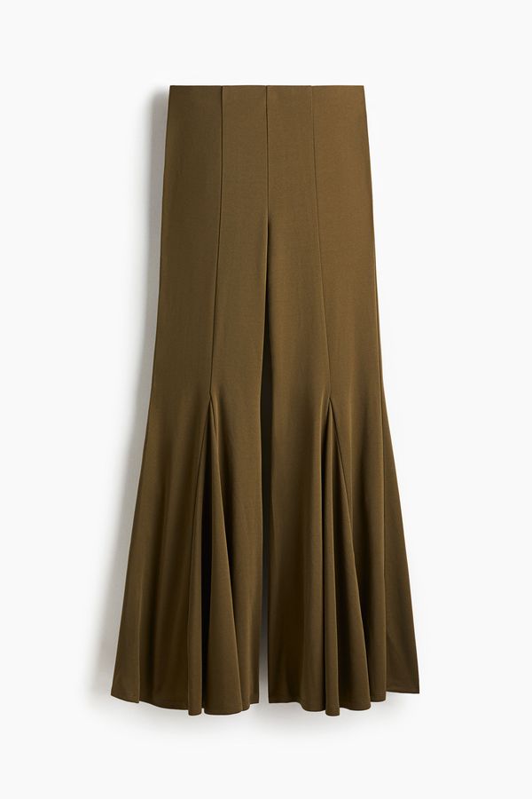 Pantalón acampanado