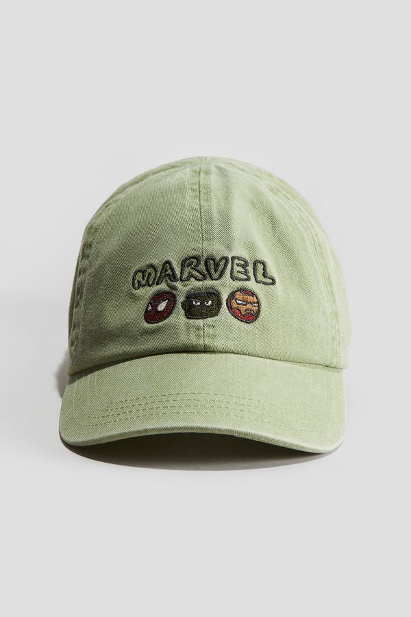 Gorra de sarga con motivos estampados