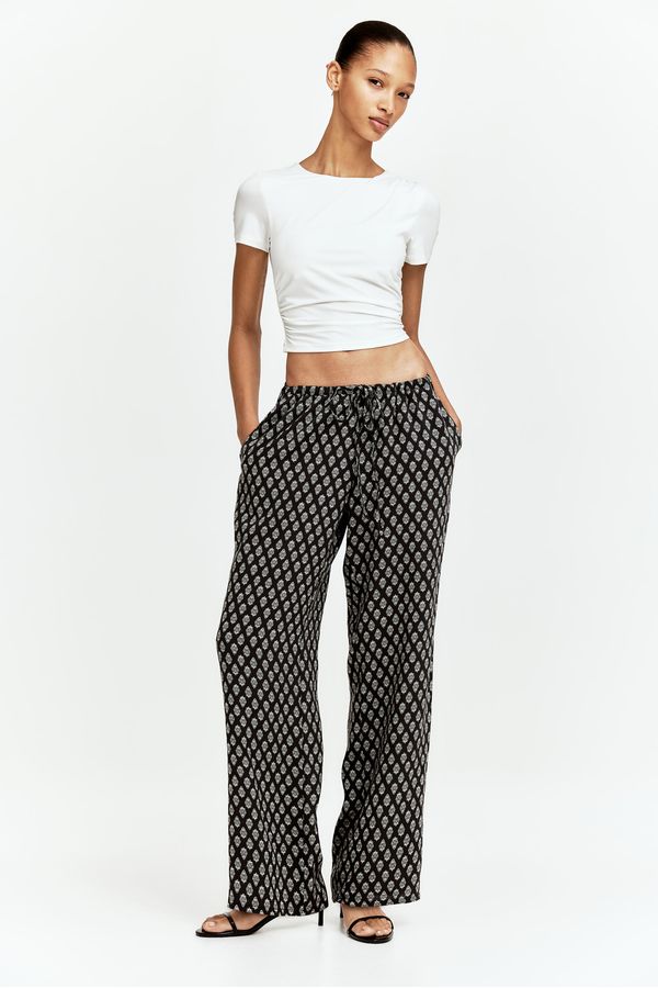 Pantalón recto con cordón de ajuste