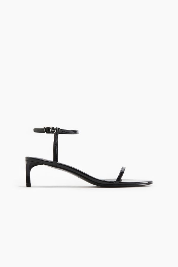 Sandalias de tacón con tiras