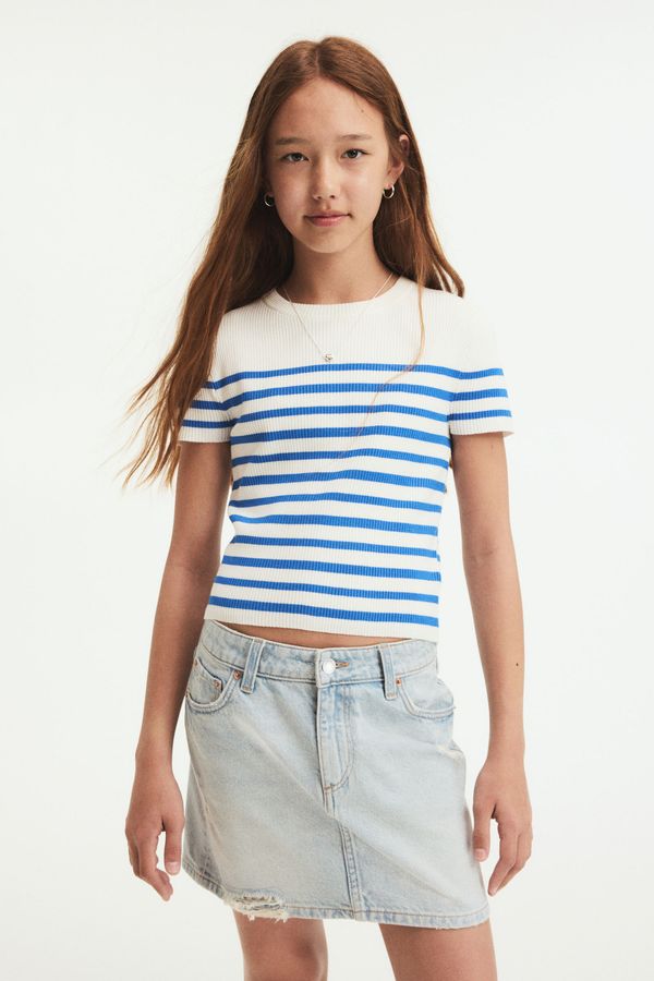 Blusa corta en tejido acanalado