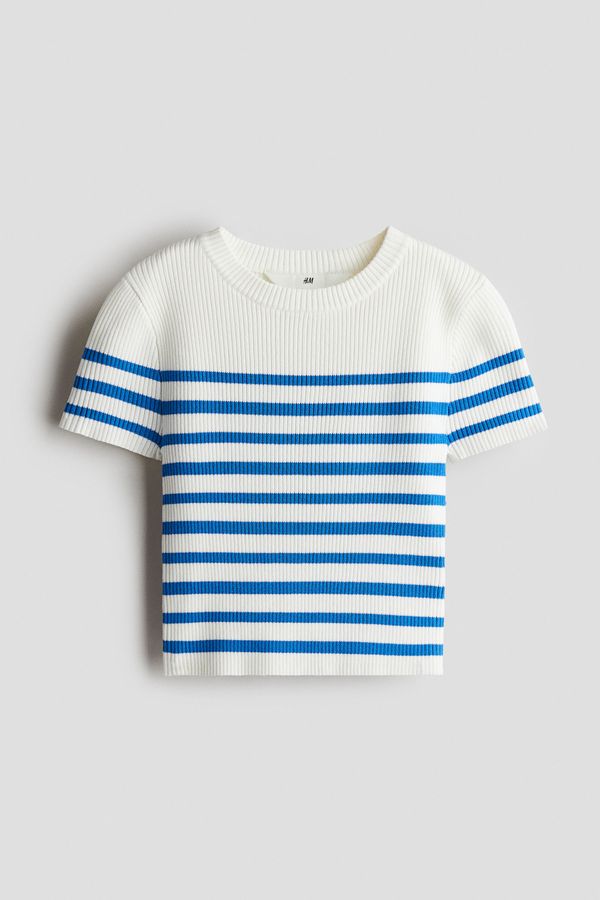 Blusa corta en tejido acanalado