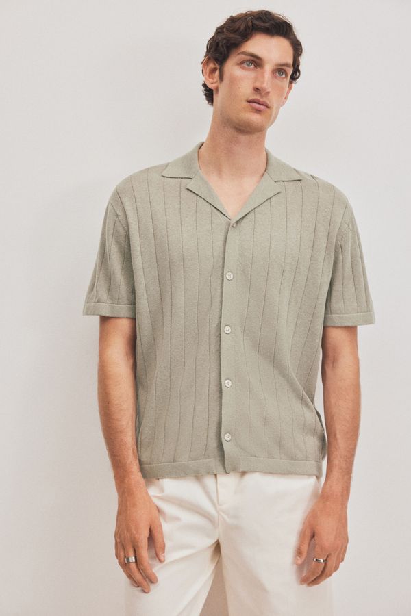 Camisa resort Regular Fit en mezcla de lino