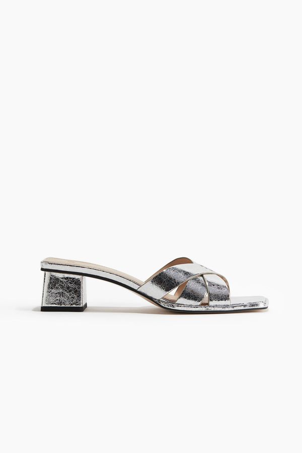 Sandalias con tacón cuadrado
